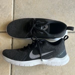 Nike flex runner barley used